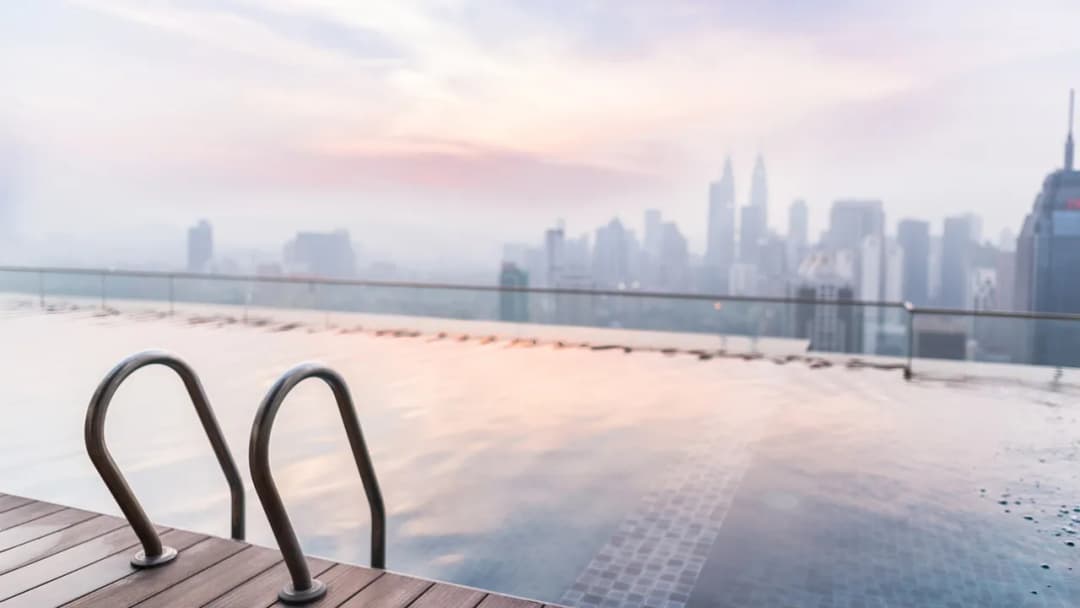 Jak znaleźć tani nocleg i zaoszczędzić na podróży bez stresu