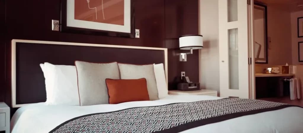 Jak sprawdzić wiarygodność noclegu i uniknąć oszustw przy rezerwacji