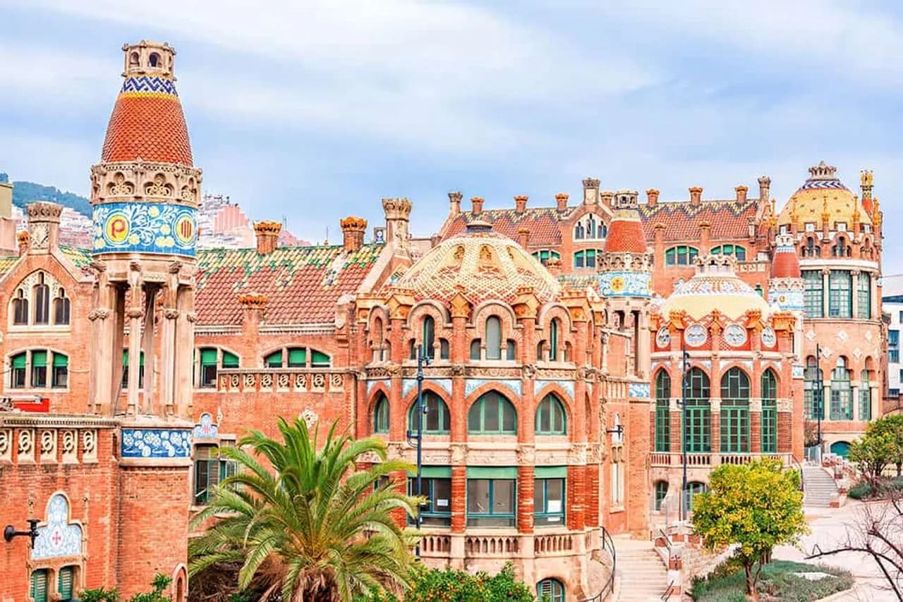 Barcelona gdzie leży? Odkryj jej niezwykłe położenie geograficzne