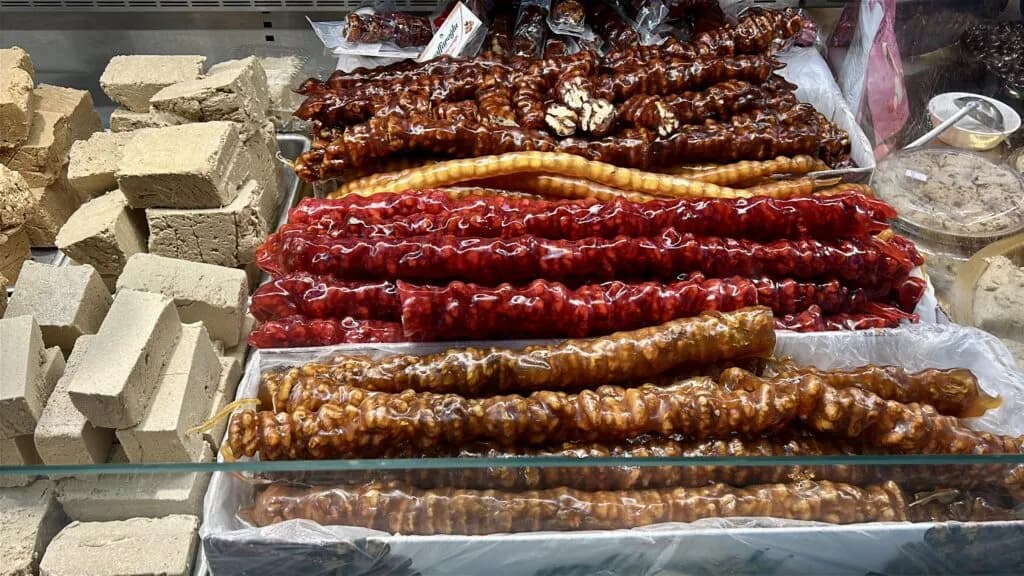 Gdzie zjeść w Rydze? Odkryj najlepsze lokalne smaki i oszczędności