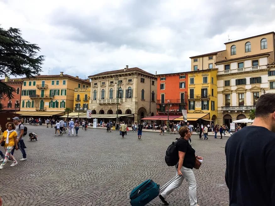 Gdzie zjeść w Weronie? Odkryj najlepsze miejsca i smaki